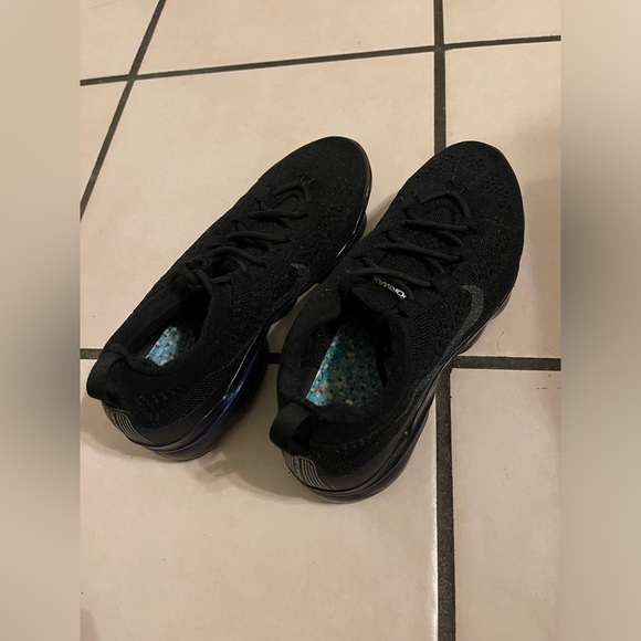 Nike Black and Purple Sneakers - Picture 2 of 6